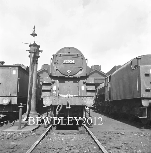 9f Riddles NEGATIVE 6X6CM RIDDLES CROSTI 9F 92024 ON WELLINGBOROUGH SHED MPD ...