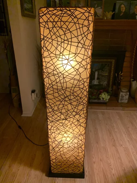 RARE Vintage Mid / Late Century Woven Wood & Fiberglass Column Floor Lamp
