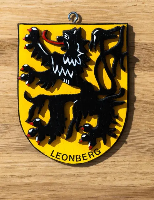 Leonberg Wappen Löwe Stadtwappen aus Holz zum Aufhängen 11cm hoch