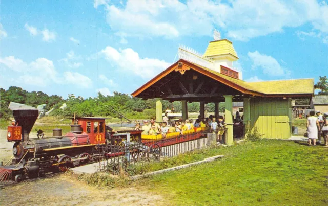 MD Ocean City FRONTIER TOWN Train Ole 44 1969 MINT Railroad postcard AM4