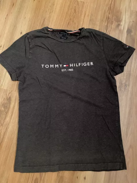 T-Shirt von Tommy Hilfiger dunkelgrau meliert gesticktes Logo Gr. M