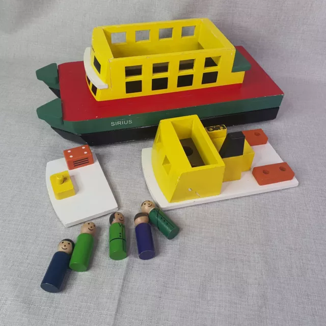 Make Me Iconic Toy Sydney Ferry - Wooden Toy Ferry With Passenger Dolls 2