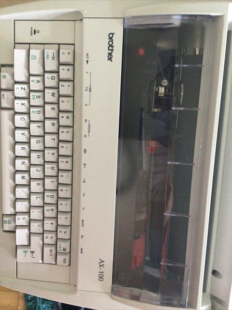 Máquina de escribir electrónica Brother AX-100 probada y en funcionamiento
