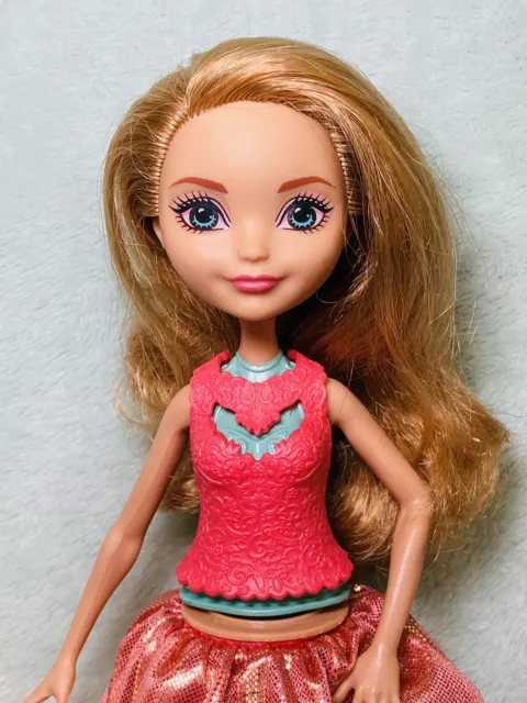 Boneca Ever After High - Praia Encantada - Ashlynn Ella Clc66 - MP  Brinquedos