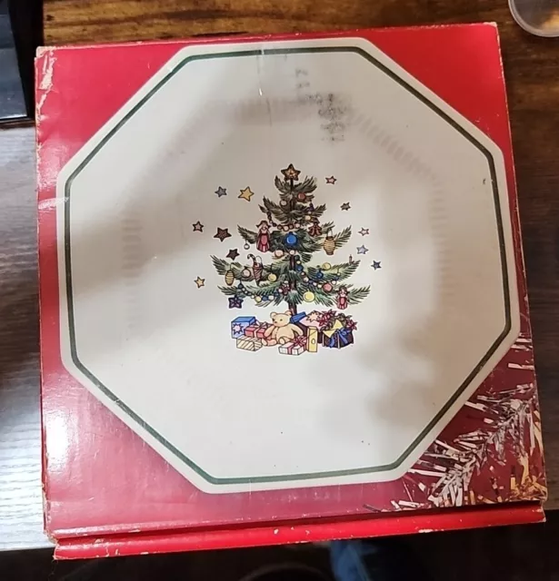 Nikko Happy Holidays 4 pc set Salad / Dessert Plates in box  Vintage Christmas