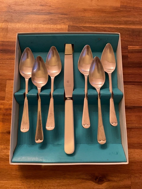 Coffret de 12 petites cuillères à dessert en métal argenté