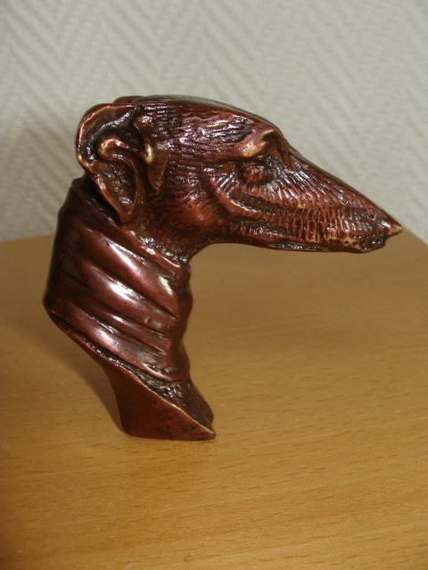 ANCIEN BRULE PARFUM sculpture statuette chien caniche avec les yeux en