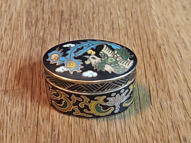 Kleine sehr schöne Cloisonne emaillierte Messing Pillendose Schmuckdose Vintage