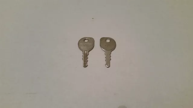 QTY (2) Mercury & Mariner Outboard Mercury Cruiser Key Blanks #122