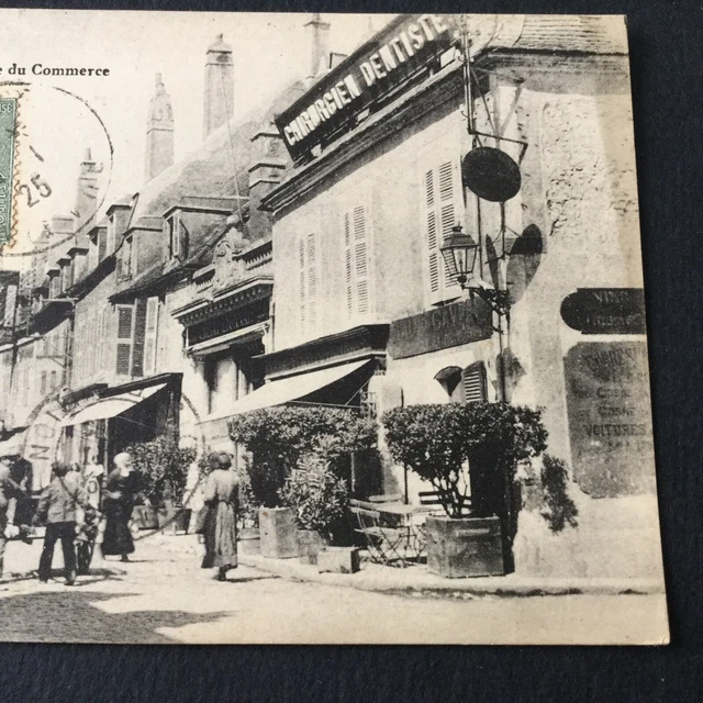 CPA 58- Cosne Sur Loire Rue Du Commerce Chirurgien Dentiste 2