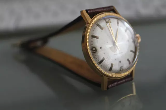 Orologio vintage svizzero, laminato in oro. Ancre 17 rubini. Ben funzionante.