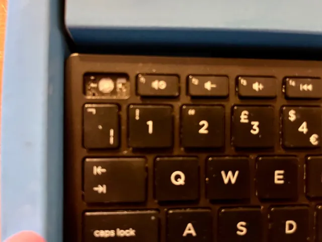 HP Pavilion 600 RF tastiera wireless - nero chiave ESC mancante