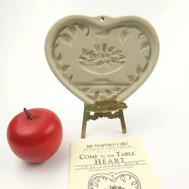 The Pampered Chef "Come to the Table" Heart Clay Cookie Mold 1999 USA