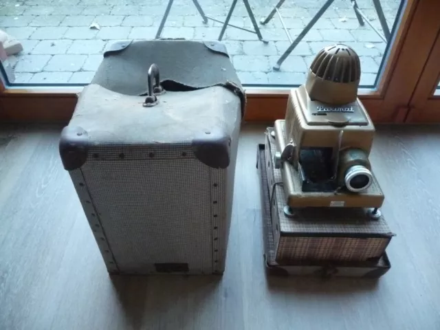 alter Braun Paximat Diaprojektor mit Lüfter und Koffer und Dias