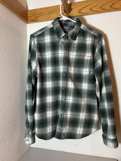 Eddie Bauer Flannel Shirt Mens Sz L (M)  Green Plaid Long Sleeve Button Down