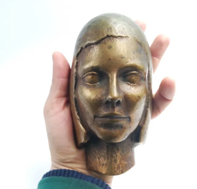 Ancienne sculpture en bronze figurant une une tête de femme  Marianne ?
