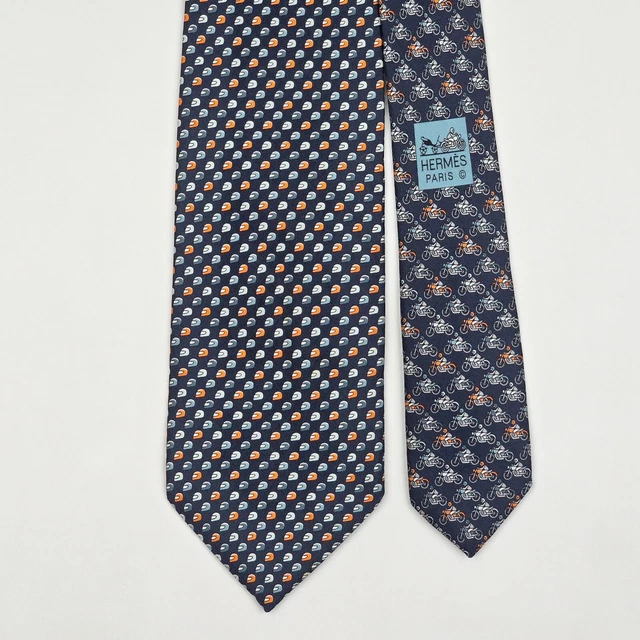 Cravate HERMÈS Authentique - Référence 7174 FA - 100% Soie Bleue - En Bon État (Occasion)