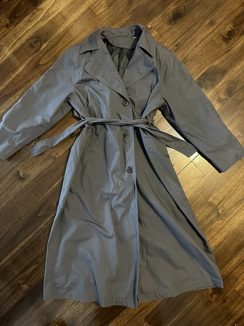 London Fog Towne Womens size 8 Petite  Blue belted rain trench coat. No Hood