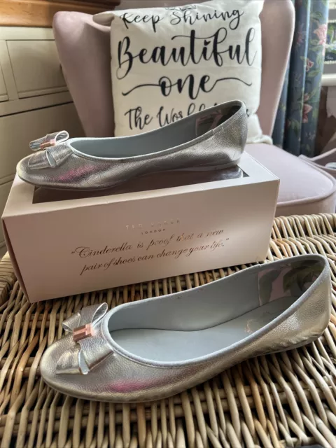 DESIGNER TED BAKER Silver Immet Bow Ballet Pumps UK 6 EU39 RRP 75 Ex Con 34.99 PicClick UK