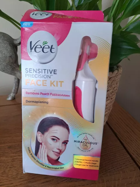 Veet Sensitive Precision Dermaplaning Face Kit with Miraculous Oil RRP £27