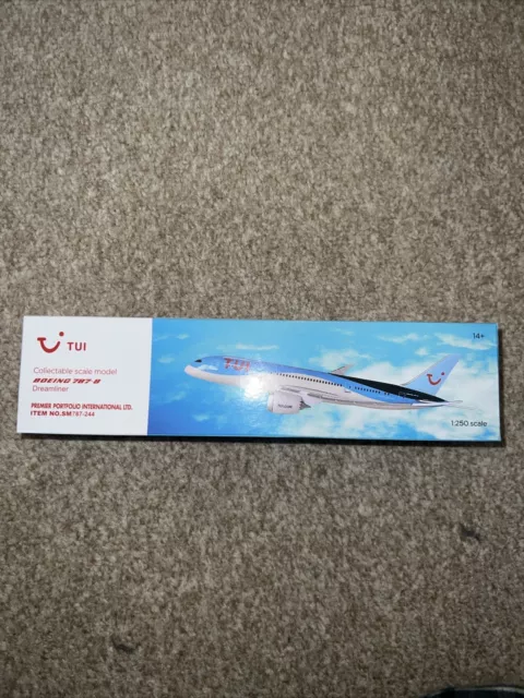 TUI Boeing 787 Premier Portfolio Push Fit Model 1:250 Scale