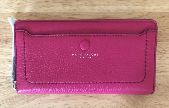 Marc jacobs 2025 vertical zip wallet