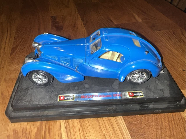 Bburago Bugatti Atlantic Modellauto 1:24 – Silber, Mit öffnenden Türen & Details