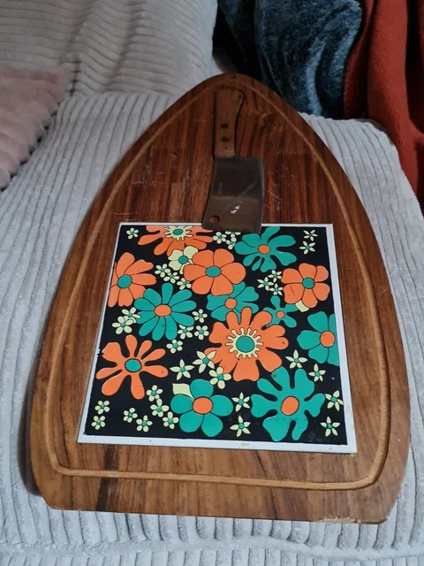 Käsebrett mit Kachel und Messer/70-er Jahre/Retro  Prllblumen
