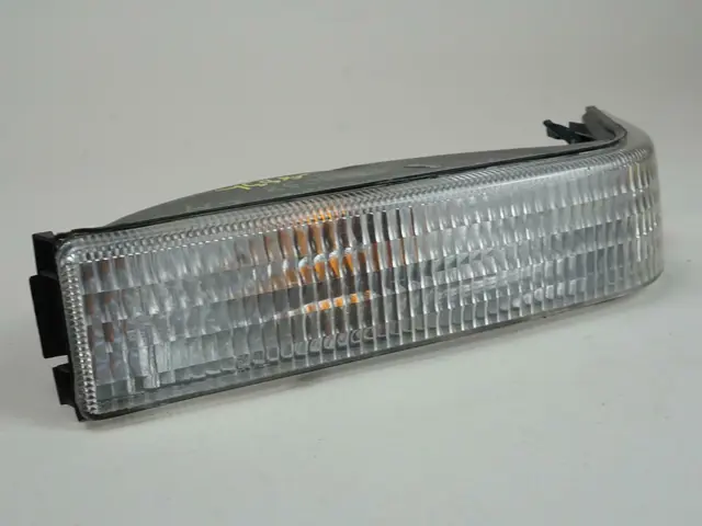 1996 - 1998 Jeep Cherokee Turn Signal Light Lamp Assembly Driver Front Left Oem