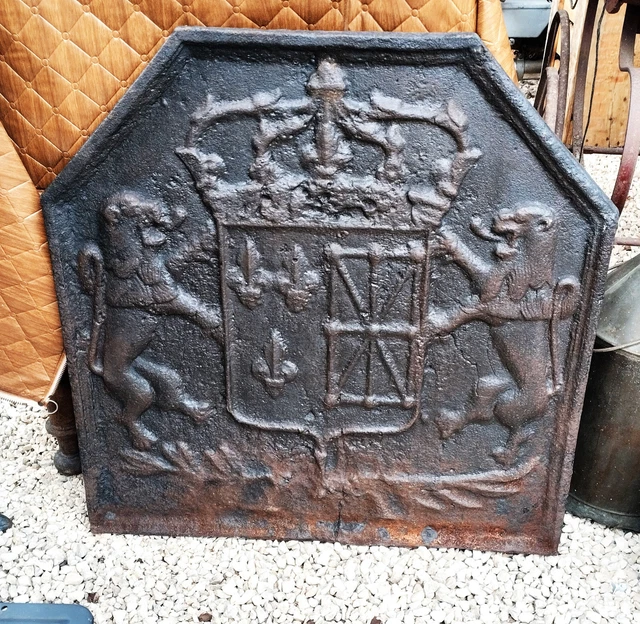 Plaque en fonte ancienne – Déco-Éco-Chic