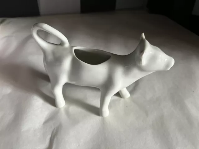 POT A LAIT / SAUCIÈRE FORME DE VACHE EN PORCELAINE Blanche