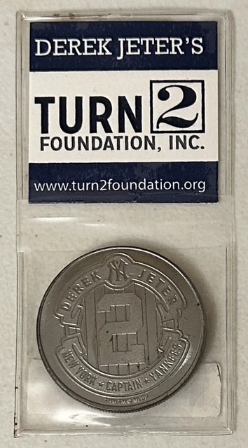 DEREK JETER Day 9/7/14 Commemorative Coin Turn 2 Foundation NY Yankees SGA 2014 DEREK JETER Day 9/7/14 Commemorative Coin Turn 2 Foundation NY Yankees SGA 2014