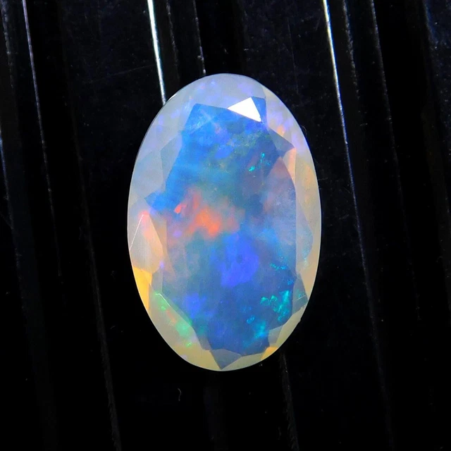 Opale d'eau australienne naturelle de 1,7 ct, entièrement transparente au...