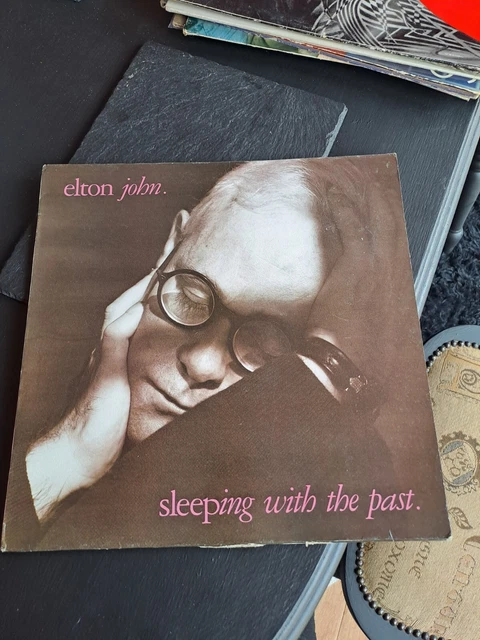 ELTON JOHN SLEEPING with the past vinyle lp with intérieur EUR 1,15 ...