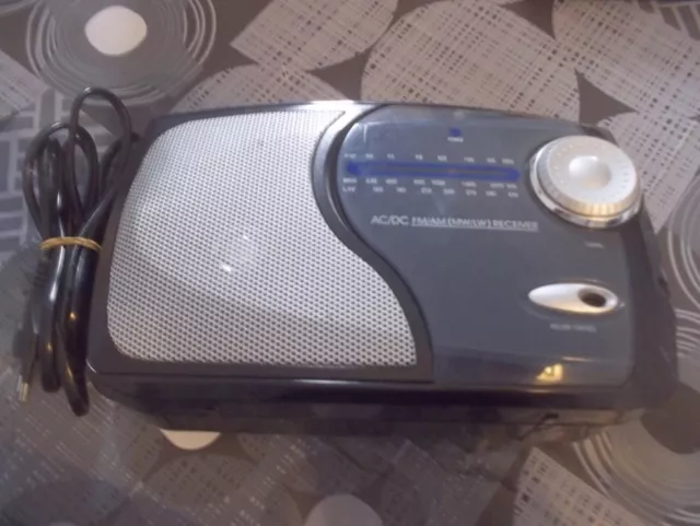 Radio portable FM/LW/MW POR305.