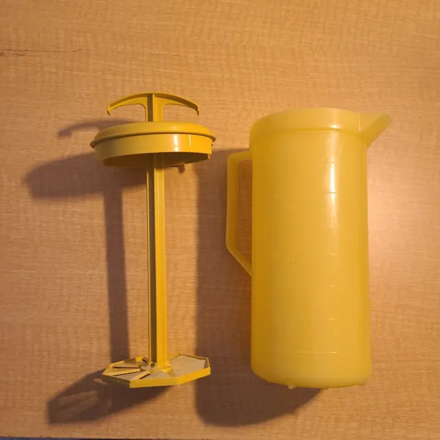 Vtg Federal Housewares Yellow Plastic Tea Lemonade Mixing Plunger Pitcher B3