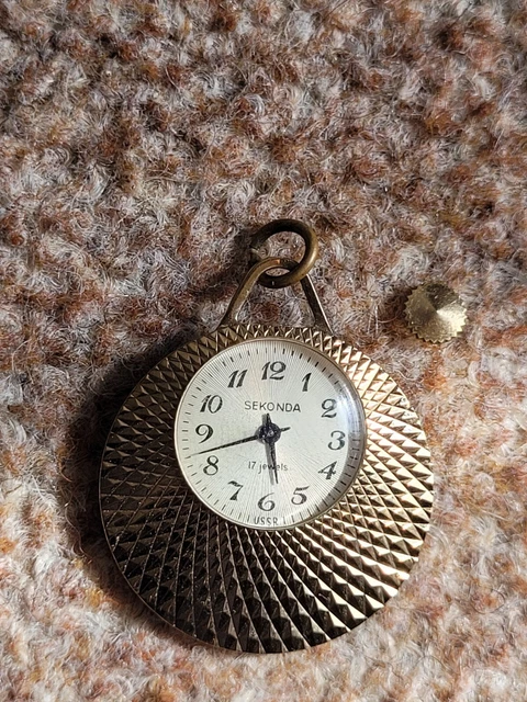 SEKONDA LADIES 17 Jewels Mechanical Pendant Watch Made in USSR