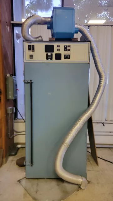 Lunaire Environmental Chamber with Humidifier and controls