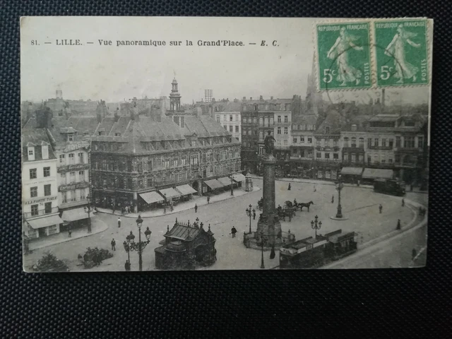 CPA 59 LILLE - Vue Panoramique sur la Grand'Place