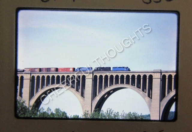 Original '85 Kodachrome Slide BM Boston Maine 333 GP40 Viaduct action   38S45
