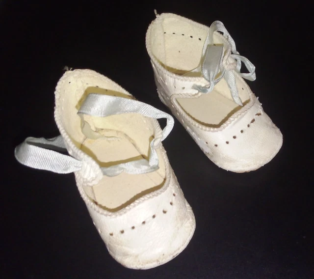 Mini Chaussures Anciennes Pour Poupée – Paire Vintage Pleine De Charme