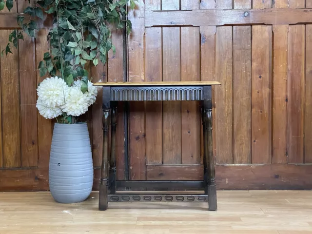 Very Pretty Solid Oak Jointed Side Table by Priory \ Vintage Hall Console Table