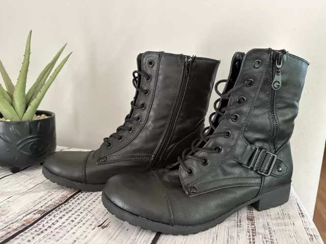 𝅺G by Guess Women 8.5 buckle zip black combat boots Preowned size 8.5 M EUC