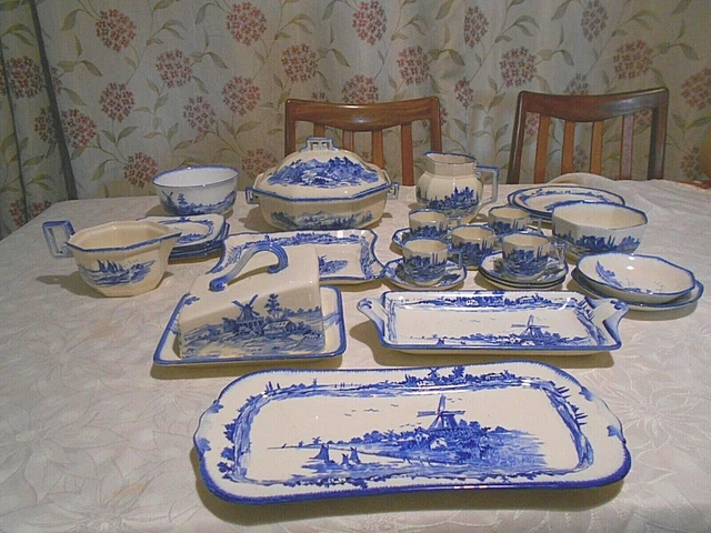 Royal Doulton Norfolk Blue (25162/39778)-Tureen £29 milk jug and sugar bowl £19