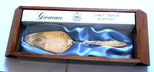 Vintage Grosvenor Christine Silver Plate Cake or Pie Server 18.5 cms
