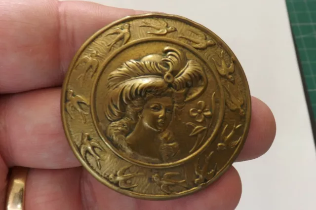 Vintage Metal Button A Study Of A Gainsborough Lady In A Hat 4.75Cms (3431)