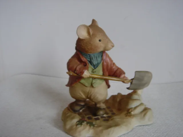 villeroy boch foxwood tales. Winter At Foxwood Mr Mouse “Making way for Santa”