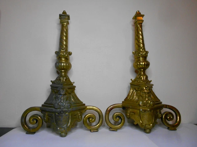 Paire de chenets ancienne de style Napoléon III en bronze doré aux