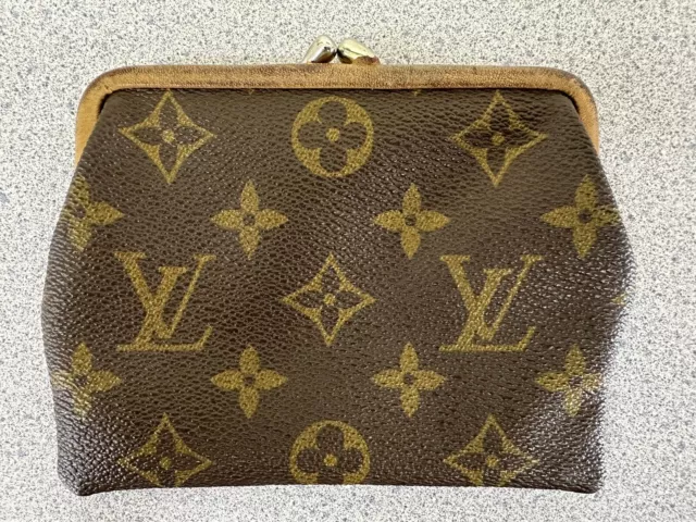 Louis Vuitton Vintage Saks French Co Kisslock - Depop