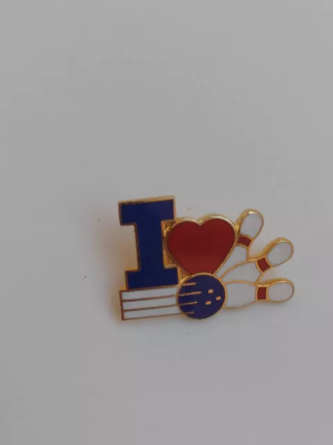 I Love Bowling Red Heart Lapel Pin